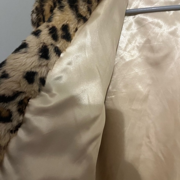 Forever 21 Leopard Print Teddy Jacket - Women’s Size S. Elegant and fancy. - Picture 6 of 6